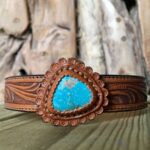 Chocker de piel repujada con gran turquesa de J.Forks