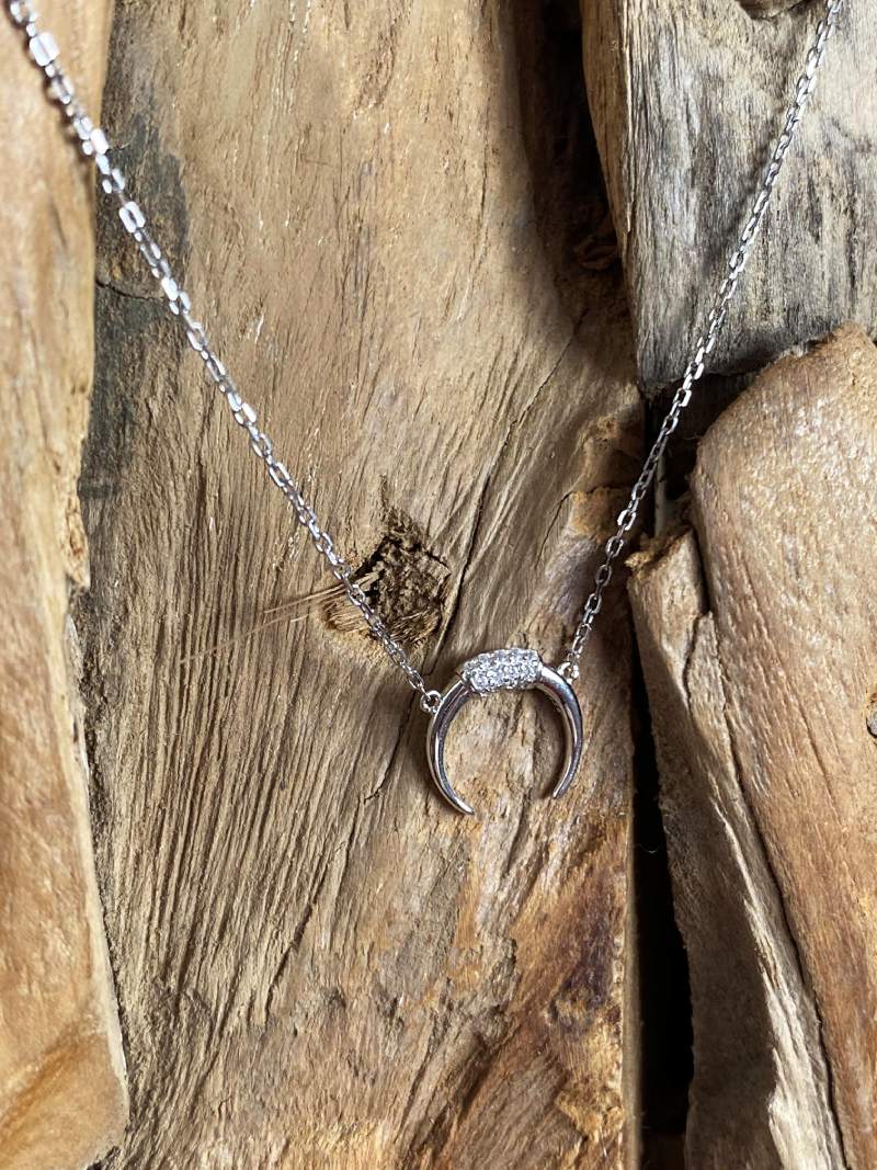 Colgante de luna Naja Naja Chapado en Plata Colgante de luna Naja Naja Chapado en Plata