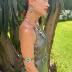 brazalete-turquesa-beatrice-con-turquoise-cluster-en-flor-blanca-y-turquesa-que-se-adapta-al-brazo-estilo-boho-chic-y-nativo-americano