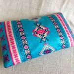 cojin-tribal-colores-vivos-azul-turquesa-I