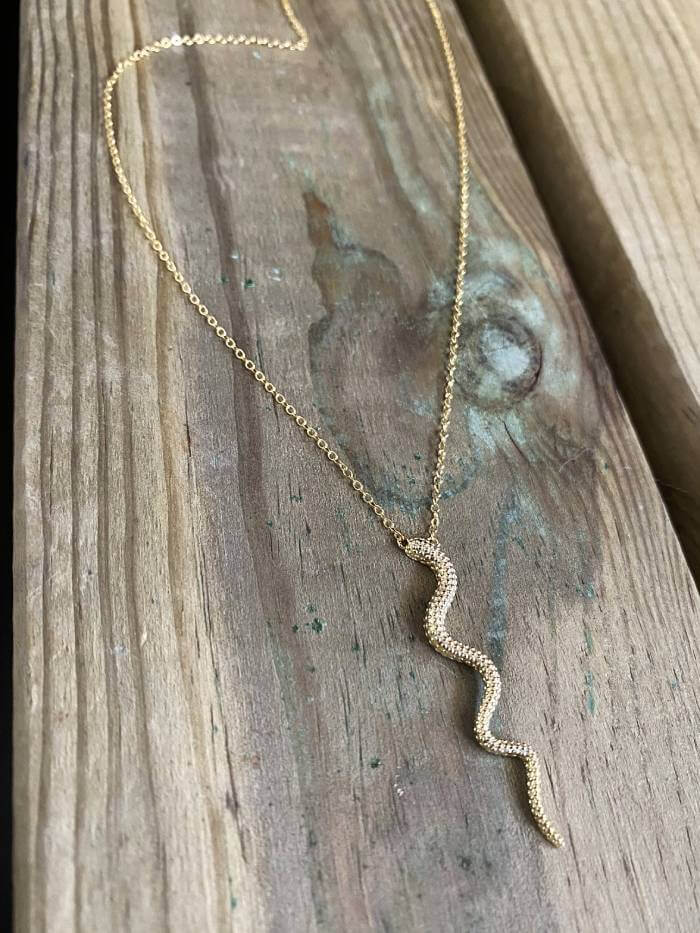 Colgante de Plata bañada en oro Serpiente en mi Bota Colgante de Plata bañada en oro Serpiente en mi Bota