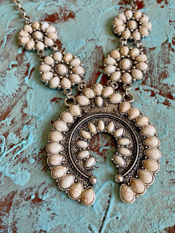 collar-squash-blossom-con-pendientes-I collar-squash-blossom-con-pendientes-a-juego-estilo-boho-chic-y-western
