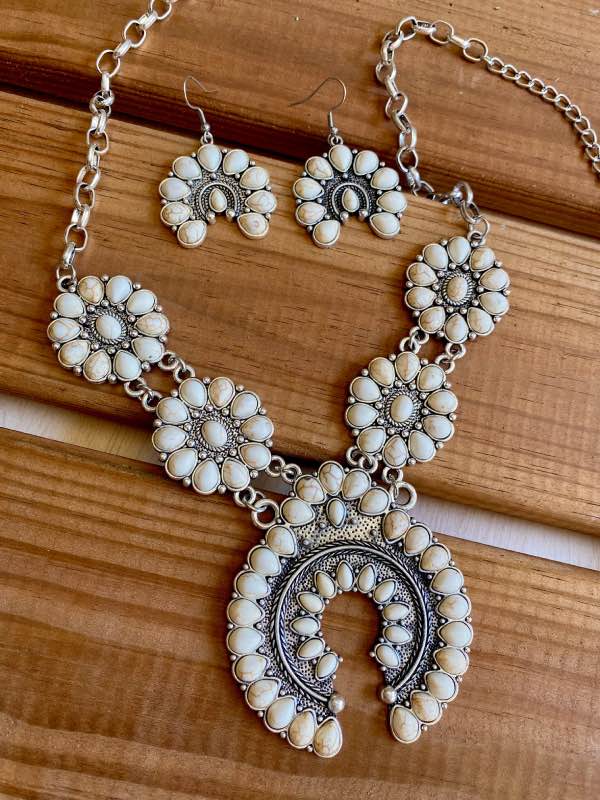 collar-squash-blossom-con-pendientes-III collar-squash-blossom-con-pendientes-a-juego-estilo-boho-chic-y-western