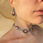 collar-y-pendientes-de-conchos-country-plata-y-coral-estilo-rockero-y-boho-chic-que-se-puede-usar-de-chocker
