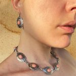 collar-y-pendientes-de-conchos-country-plata-y-coral-estilo-rockero-y-boho-chic-que-se-puede-usar-de-chocker