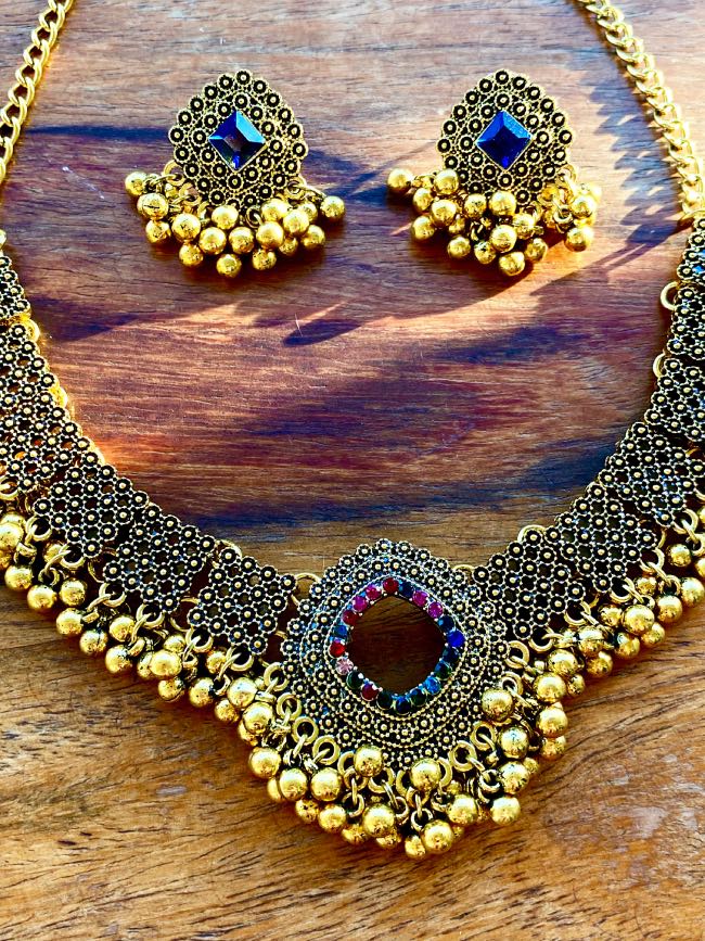 juego-de-collar-y-pendientes-con-bolitas-II juego-de-collar-y-pendientes-con-bolitas-moctezuma-estilo-etnico-y-boho-chic-en-dorado-tipo-turco