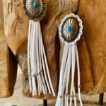 pendientes-concho-y-flecos-country-blancos