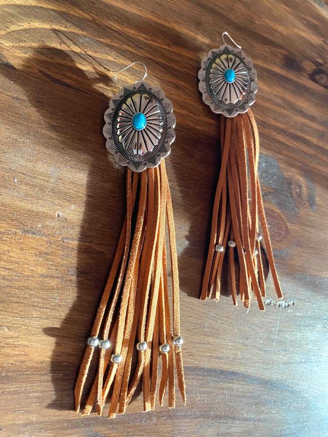 pendientes-de-concho-y-flecos-country-en-camel-I pendientes-de-concho-y-flecos-country-en-camel-III
