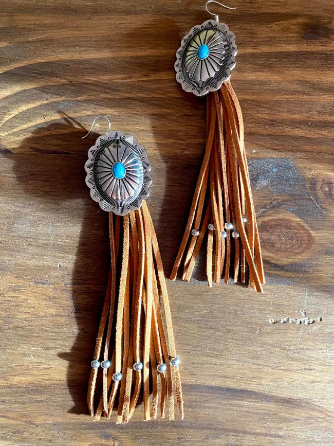 pendientes-de-concho-y-flecos-country-en-camel-III pendientes-de-concho-y-flecos-country-en-camel-III