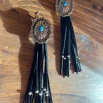 pendientes-de-concho-y-flecos-country-en-negro-I