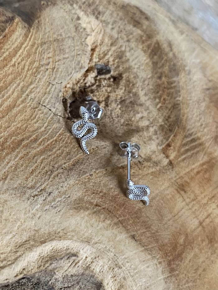 pendientes-serpiente-plata-pequeños pendientes-serpiente-plata-pequeños