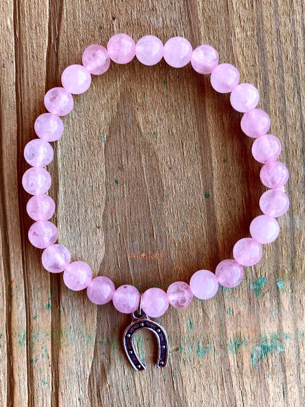 pulsera-de-cuarzo-rosa-con-herradura-dune-III pulsera-de-cuarzo-rosa-con-herradura-dune-I