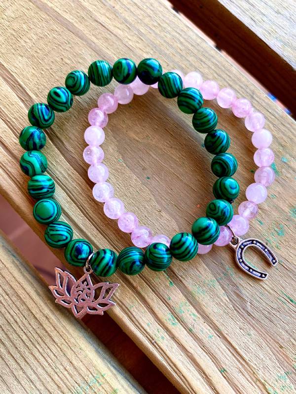 pulsera-de-cuarzo-rosa-con-herradura-dune-IV pulsera-de-cuarzo-rosa-con-herradura-dune-I