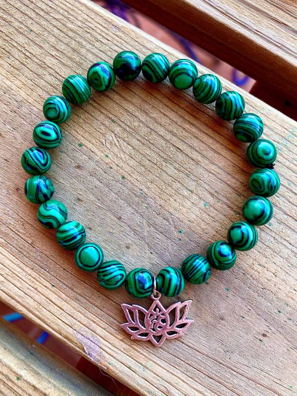 pulsera-de-malaquita-con-flor-de-loto-om-II pulsera-de-malaquita-con-flor-de-loto-om-I